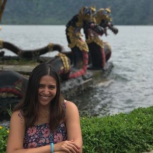 Meet your Posher, Maria